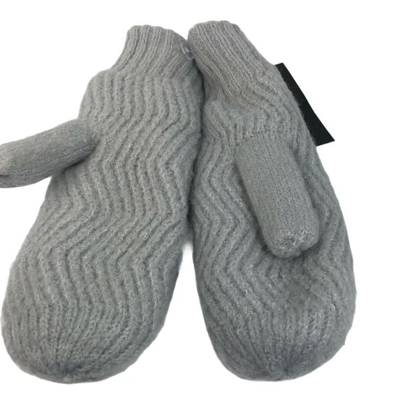 Grey Knitted Mittens Chevron-Knit One Size NWT Christmas Gift Free Shipping - Picture 1 of 6
